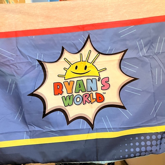 RYAN’S WORLD twin fitted sheet and pillow case - Picture 3 of 6